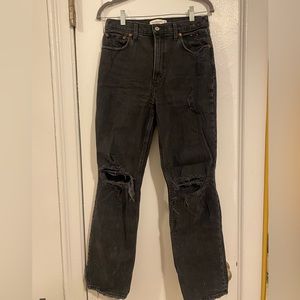Abercrombie 90s Straight Ultra High Rise jeans in black - Size 28